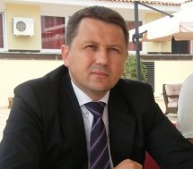 DF: Zašto je odbornik DPS-a pokazao Boru Lazoviću za koga je glasao?